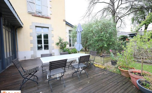 At The Gates Of Vitré Castle Of 12200 M² Land Of More Than 5 Ha