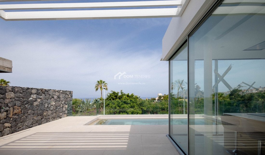 Villa in Costa Adeje, Adeje, Canary Islands 2 - 16748945