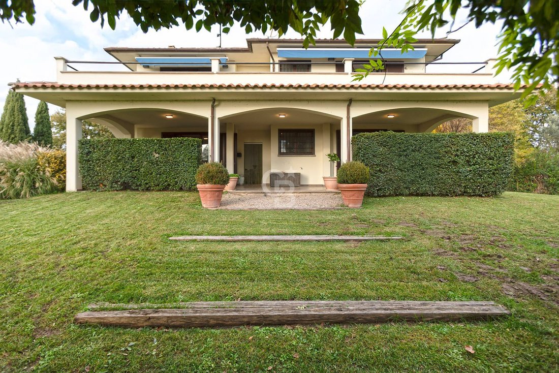 Villa in San Lorenzo Nuovo, Lazio, Italy 5 - 16749983