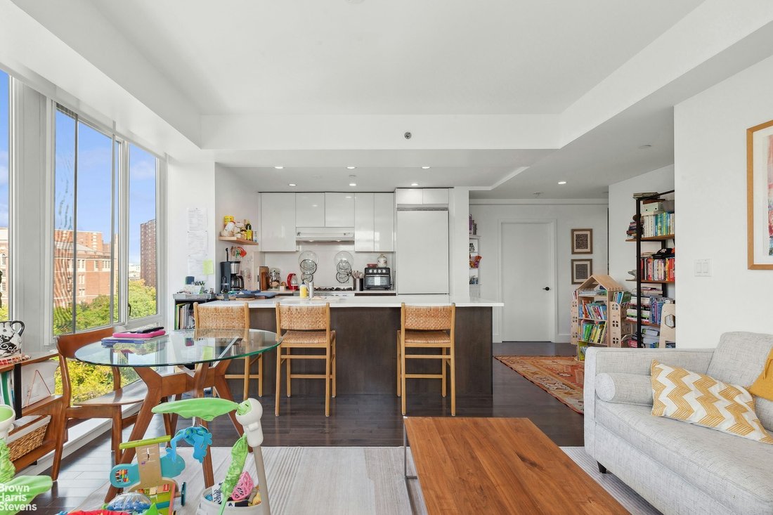 House in New York, New York, United States 2 - 16747568