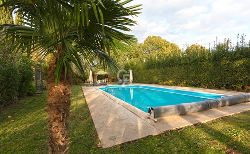 Villa in San Lorenzo Nuovo, Lazio, Italy 1