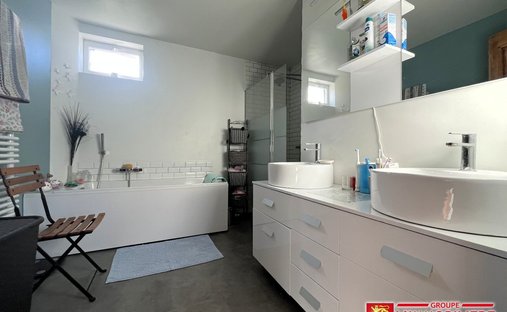 For Sale Dpt Eure (27) Near Pacy Sur Eure Moulin 353 M2 With Swimming Pool On Land Of 5542 M2 On The