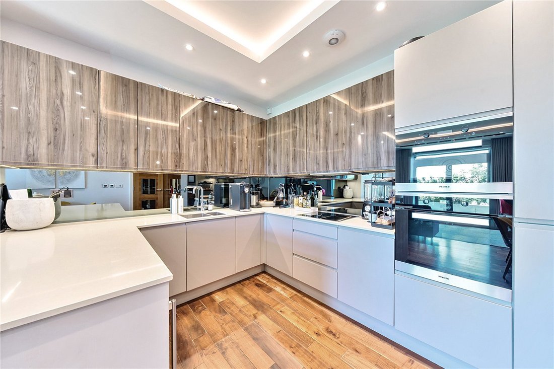 Apartment in Charing Cross, Westminster, England 3 - 16748732