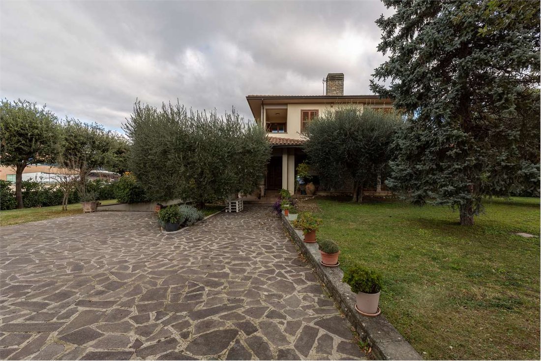 Villa in Assisi, Umbria, Italy 1 - 16749422