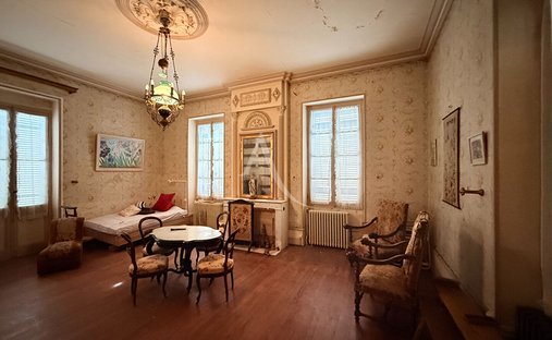 Castle for Sale in Luzech, Occitanie, France