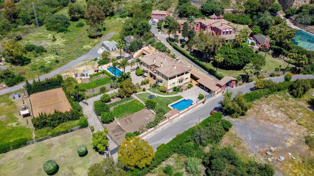 Villa in La Quinta, Benahavis, Andalusia 4 - 14216206