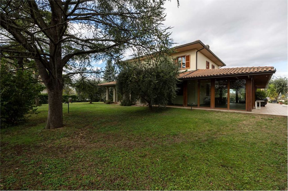 Villa in Assisi, Umbria, Italy 3 - 16749422