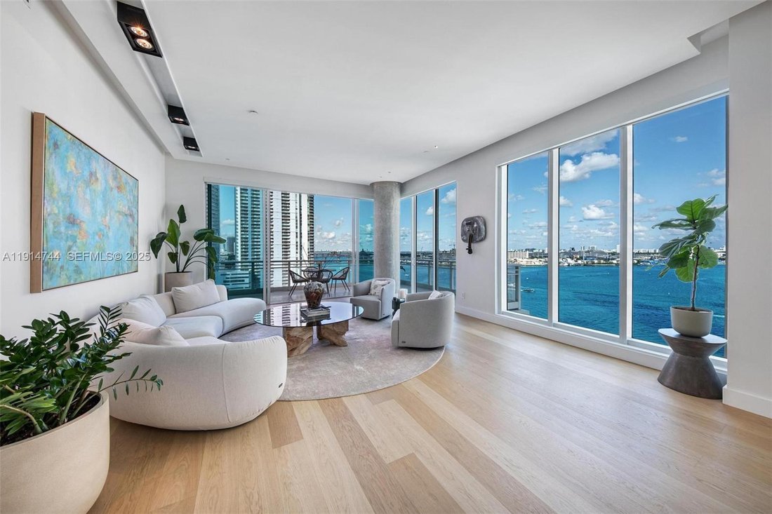 Condo in Miami, Florida, United States 1 - 16689053