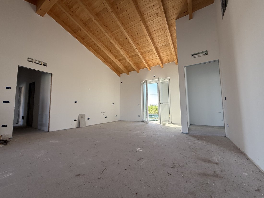 Villa in Castel d'Azzano, Veneto, Italy 5 - 16750303