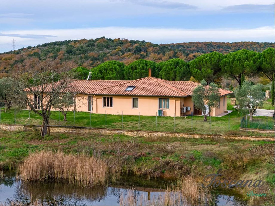 Villa in Massa Marittima, Tuscany, Italy 1 - 16749410