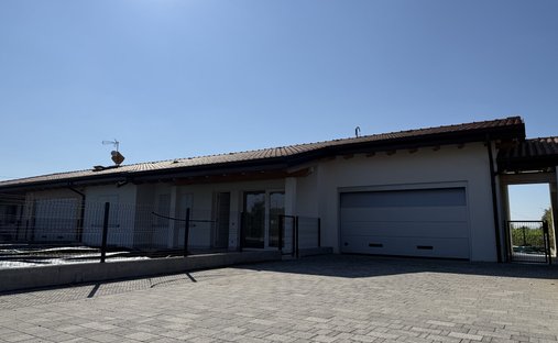 Villa in Castel d'Azzano, Veneto, Italy 1