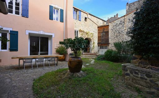 Castle for Sale in Pézenas, Occitanie, France
