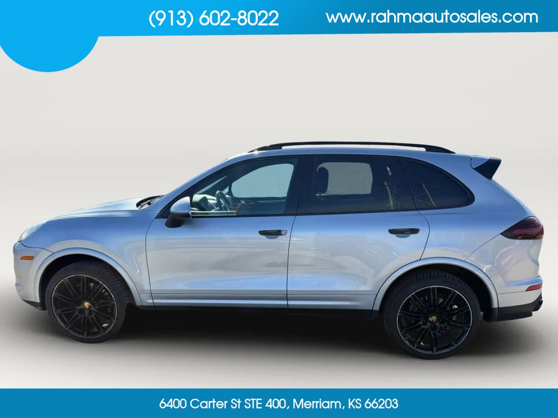 Suv in Merriam, KS, United States 2 - 16693351