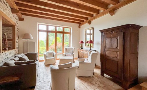 Château Avallon 1500.0 Sqm 25 Bedrooms