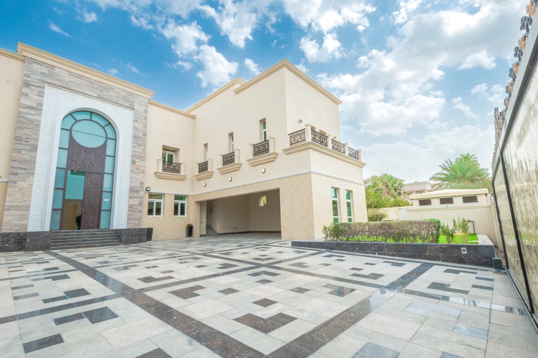 Villa in Emirates Hills, Dubai, United Arab Emirates 2 - 16761646