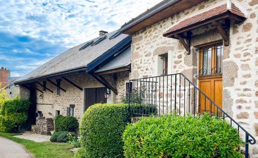 Château Avallon 1500.0 Sqm 25 Bedrooms