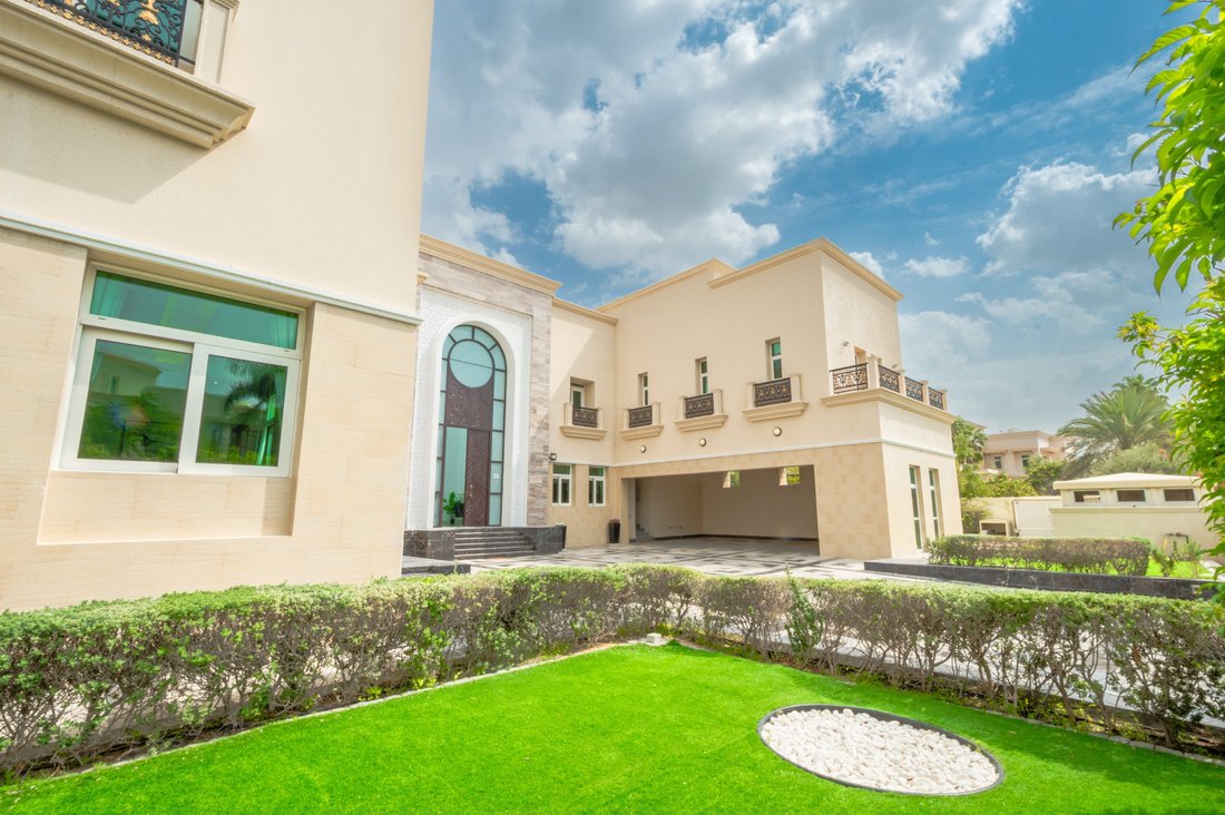 Villa in Emirates Hills, Dubai, United Arab Emirates 5 - 16761646