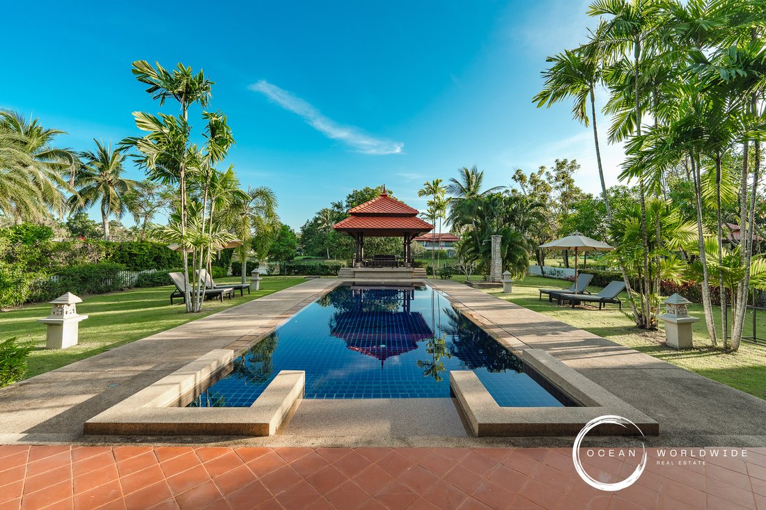 Villa in Choeng Thale, Phuket, Thailand 1 - 16759802