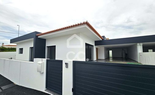 Villa in Santo Isidoro, Lisbon, Portugal 1