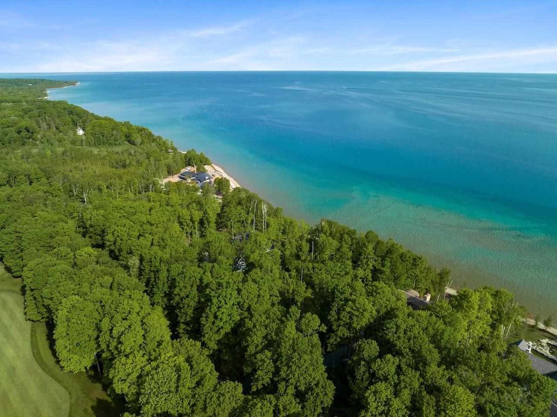 Land in Petoskey, Michigan, United States 2 - 16756016