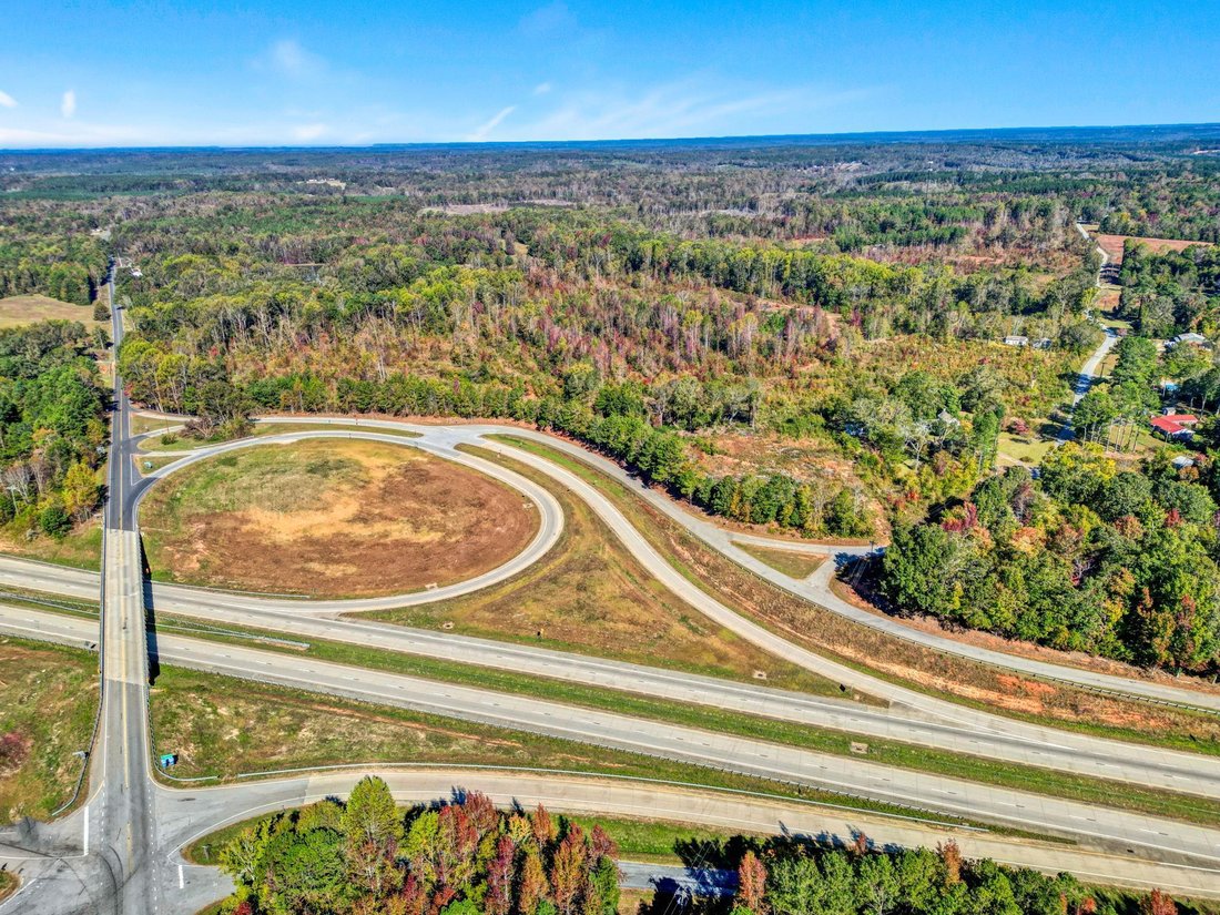 Land in Clinton, South Carolina, United States 2 - 16756126