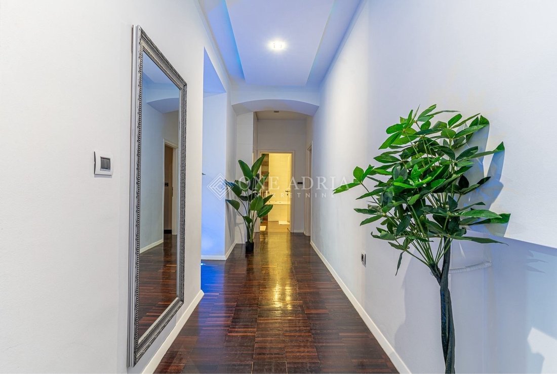 Apartment in Mjesni odbor Luka, Grad Rijeka, Primorje-Gorski Kotar County 3 - 16758676