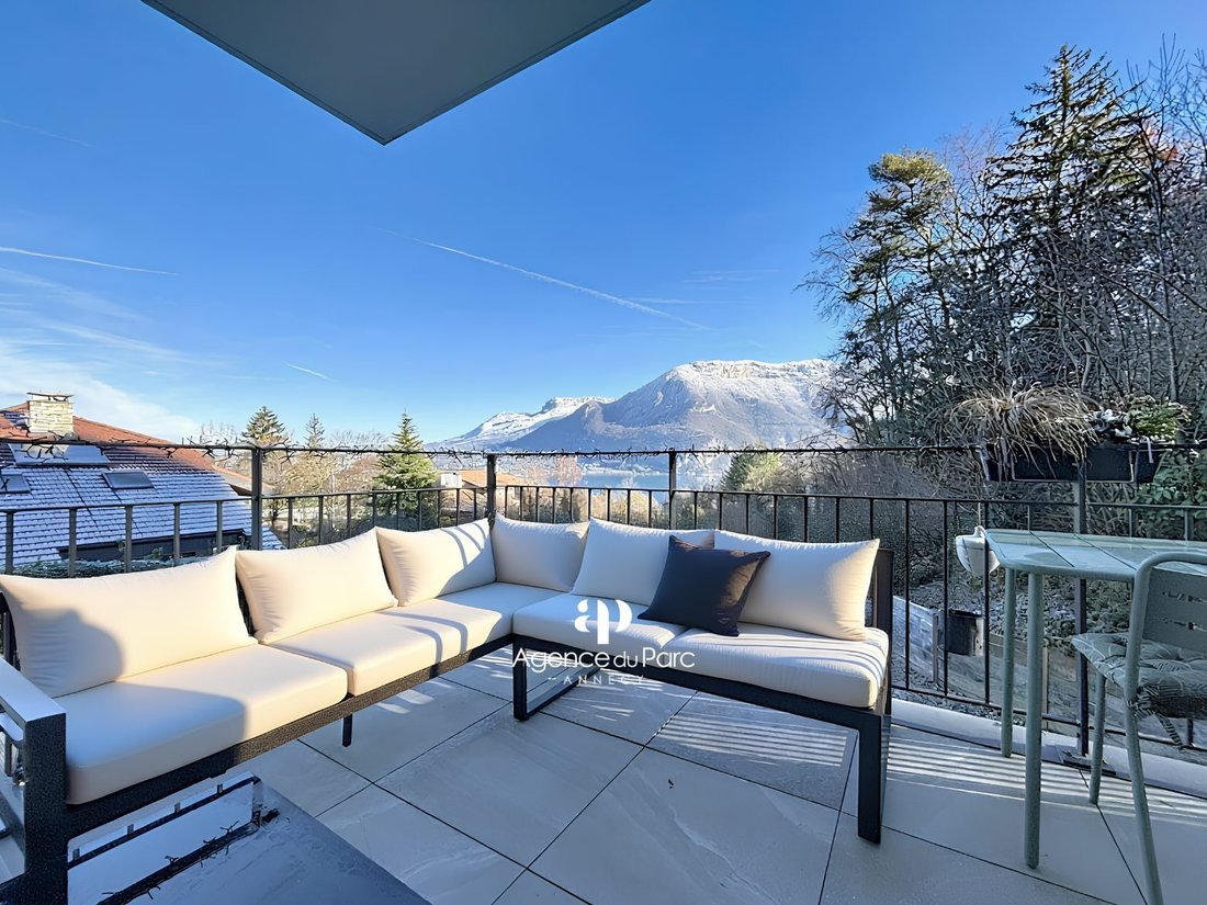 Upscale Scandinavian Apartments With Private Patios Annecy