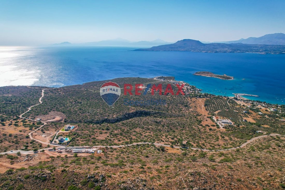 Land in Crete, Greece 1 - 16759717