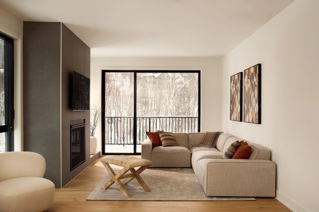 Condo in Mont-Tremblant, Quebec, Canada 1 - 16762780