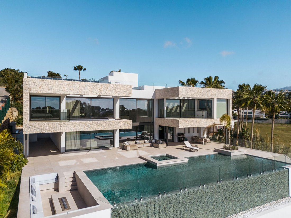 Villa in Benahavis, Andalusia, Spain 1 - 16753542