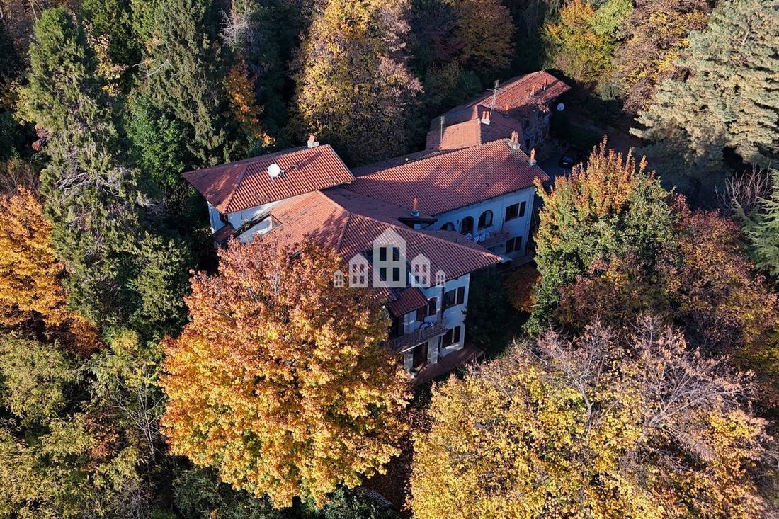 Villa in Castellamonte, Piedmont, Italy 2 - 16758796