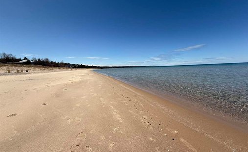 Land in Harbor Springs, Michigan, United States 1