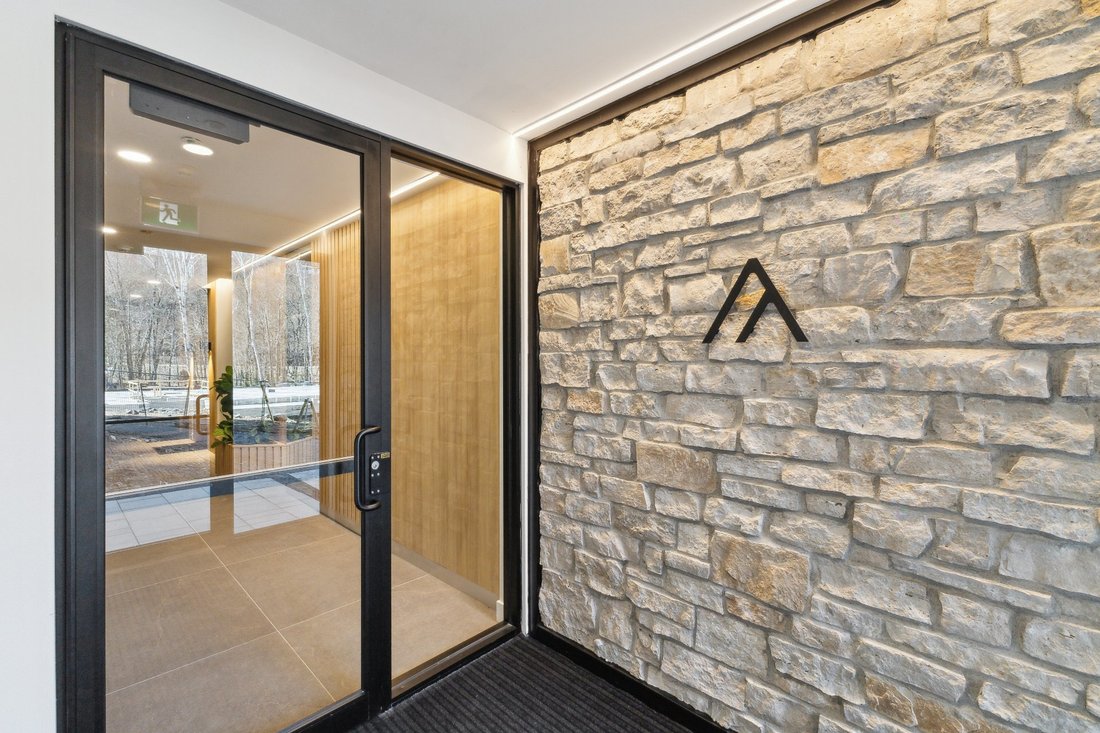 Condo in Mont-Tremblant, Quebec, Canada 2 - 16762782