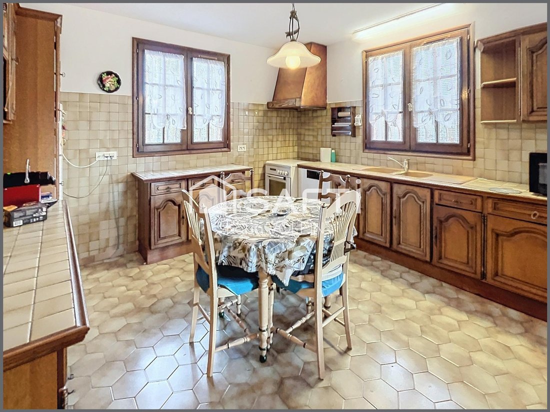 House in Carnoux-en-Provence, Provence-Alpes-Côte d'Azur, France 2 - 16757071