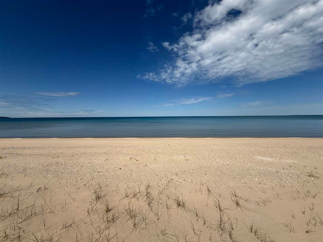 Land in Harbor Springs, Michigan, United States 2 - 16756330
