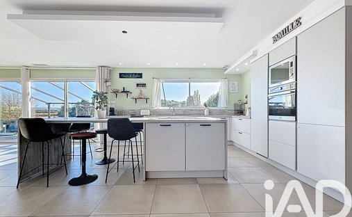 A Listed Property Overlooking The Pyrenees And The Aude Valley