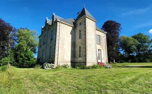 25 Min From Puy Du Fou 19th Century Chateau Fully Renovated Set In 5.69 Hectares Of Parkland