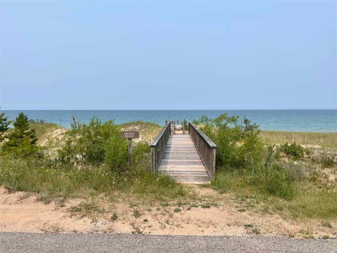 Land in Harbor Springs, Michigan, United States 4 - 16756819