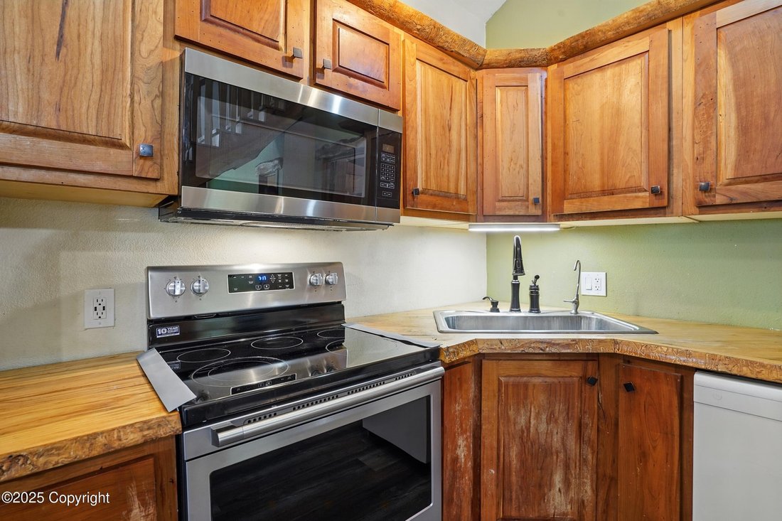 House in Newcastle, Wyoming, United States 5 - 16755957