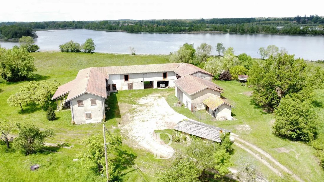 Estate in Villars-les-Dombes, Auvergne-Rhône-Alpes, France 5 - 16764983