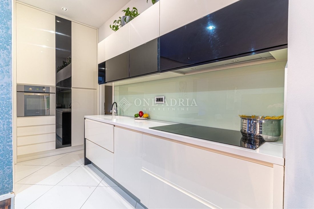 Apartment in Mjesni odbor Luka, Grad Rijeka, Primorje-Gorski Kotar County 4 - 16758676
