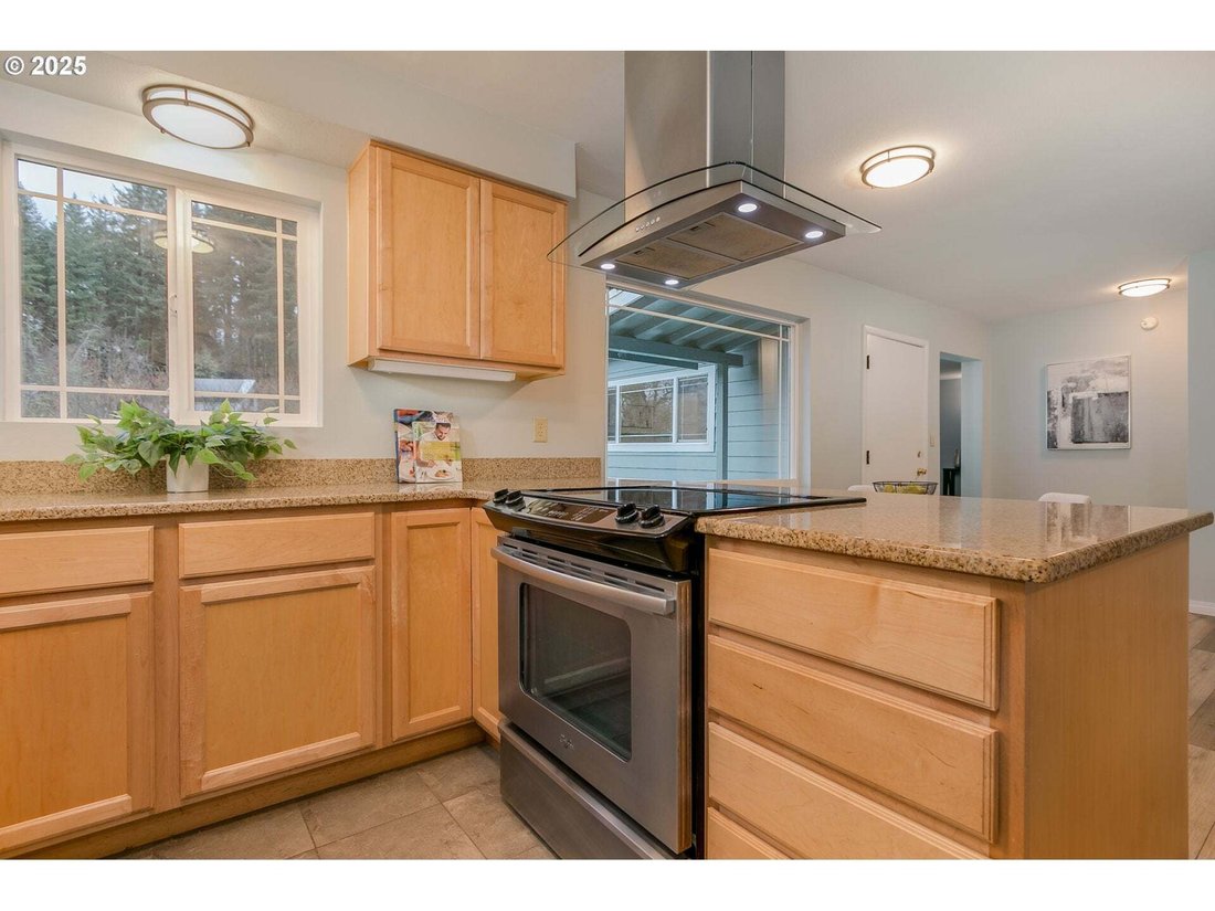 House in Eugene, Oregon, United States 5 - 16764497