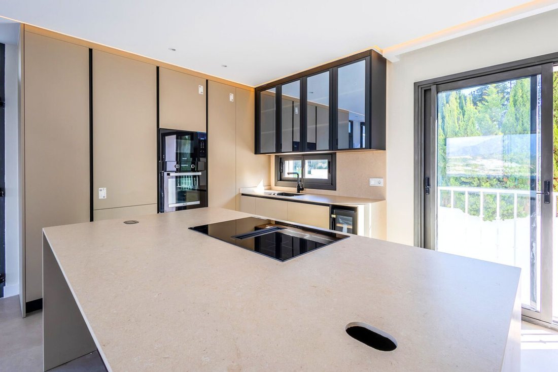 Apartment in Puerto Banus, Marbella, Spain 4 - 16753252