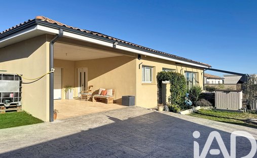 A Listed Property Overlooking The Pyrenees And The Aude Valley