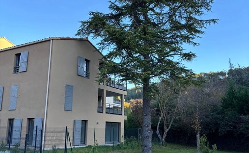 Apartment in Saint-Marc-Jaumegarde, Provence-Alpes-Côte d'Azur, France 1