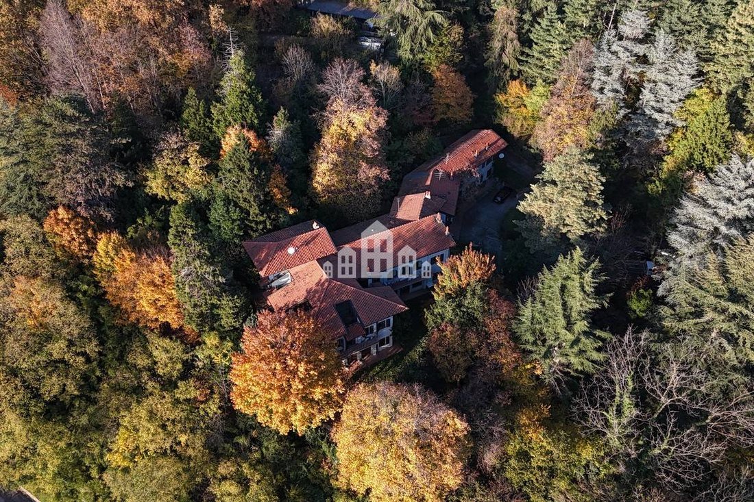 Villa in Castellamonte, Piedmont, Italy 1 - 16758796
