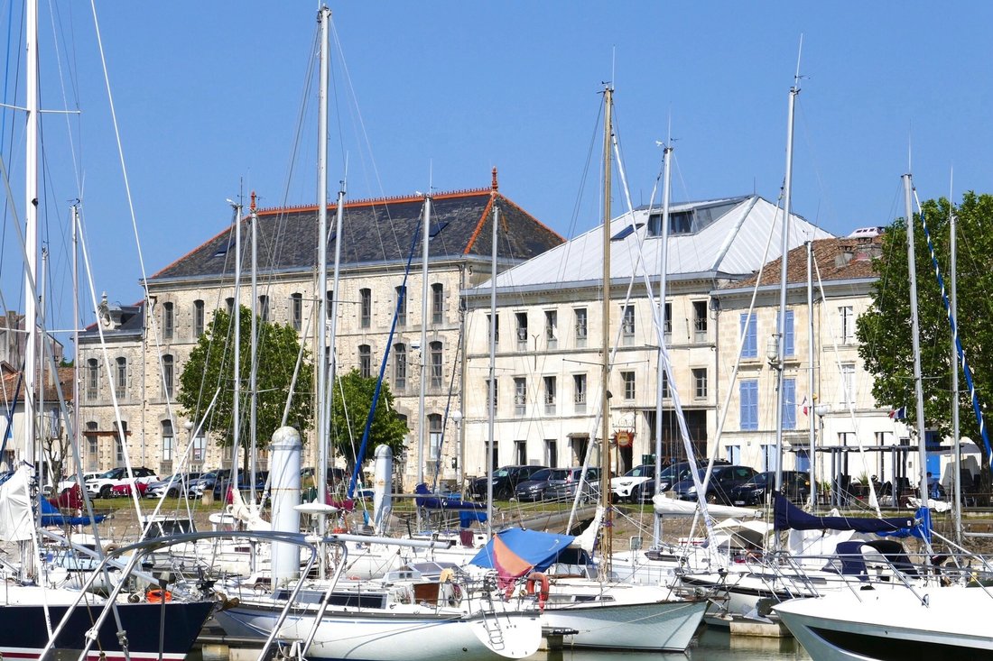 Condo in Mortagne-sur-Gironde, Nouvelle-Aquitaine, France 1 - 16761953