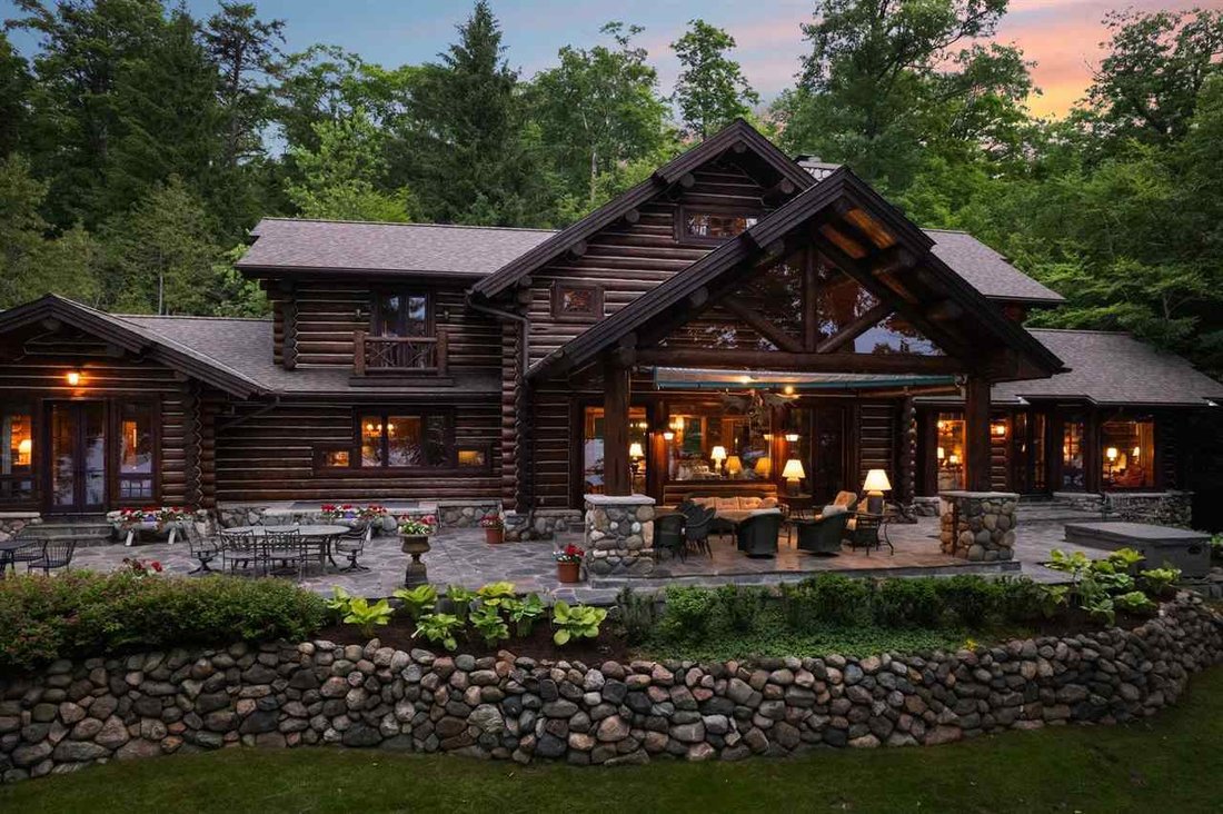 House in Petoskey, Michigan, United States 1 - 16756163