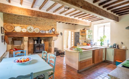 For Sale Near Marciac (32) 32 Room Castle 1540 M2 Of Living Space 5.8 Hectare Estate