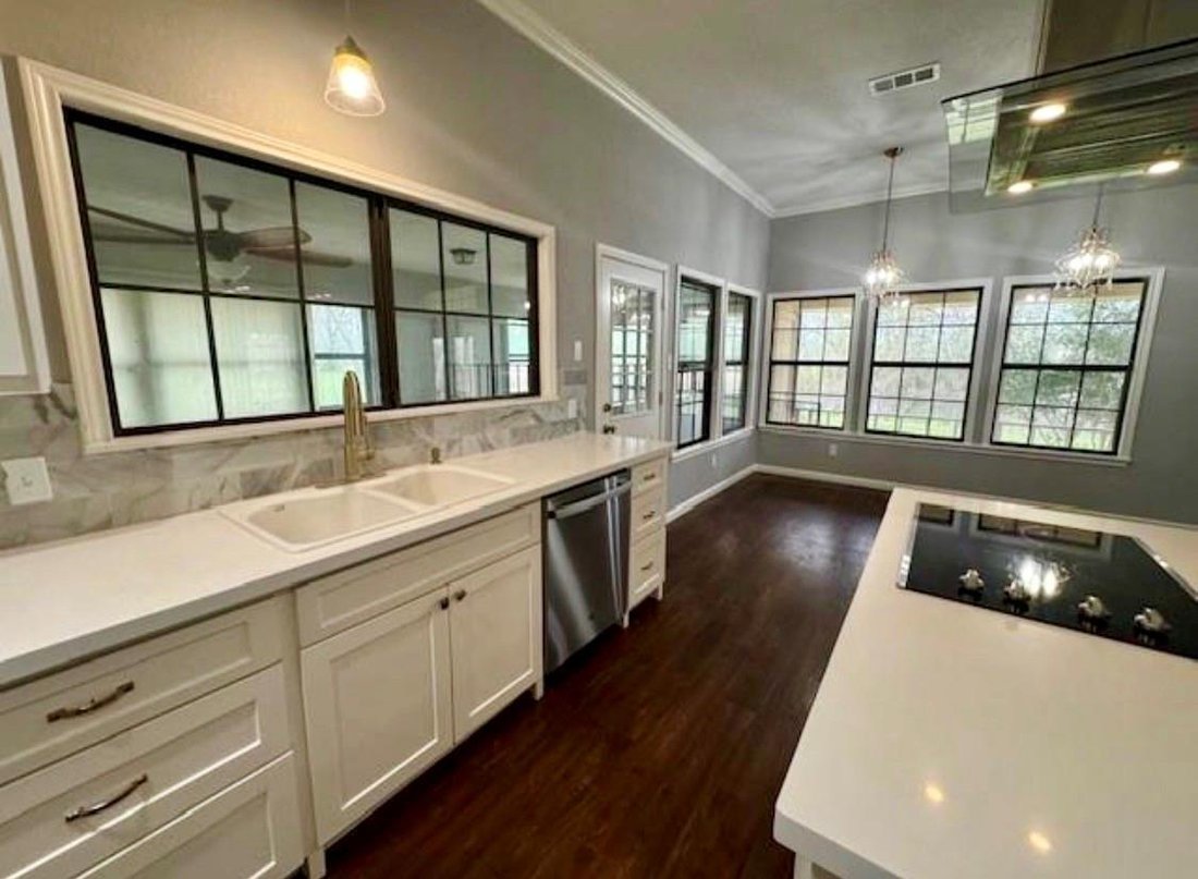 House in Angleton, Texas, United States 4 - 16762703